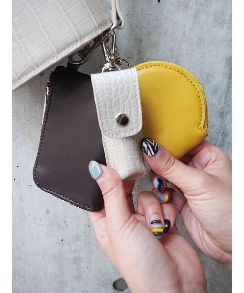 EVRIS（エヴリス）の「クロコライクショルダーミニBAG