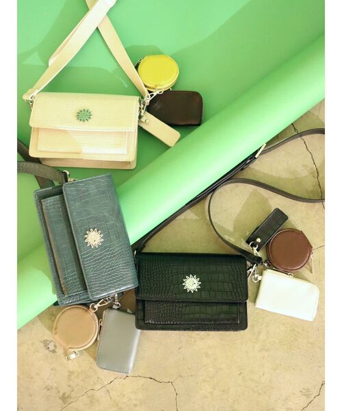 EVRIS（エヴリス）の「クロコライクマルチショルダーBAG（ショルダーバッグ・レディース・ホワイト/ブラック/グリーン・FREE）」の16枚目の写真