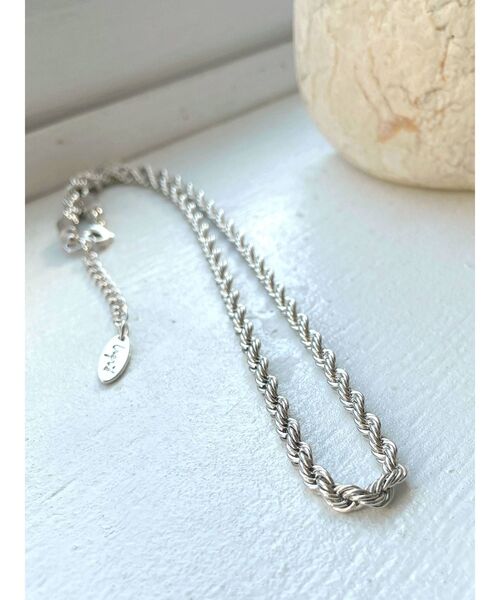 Ungrid（アングリッド）の「ツイストチェーンネックレス（ネックレス・レディース・シルバー・FREE）」の5枚目の写真