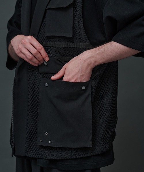 CITY TOKYO（シティトウキョウ）の「ユーティリティーメッシュジップベスト（ベスト・メンズ・ブラック/グリーン・1/2）」の3枚目の写真