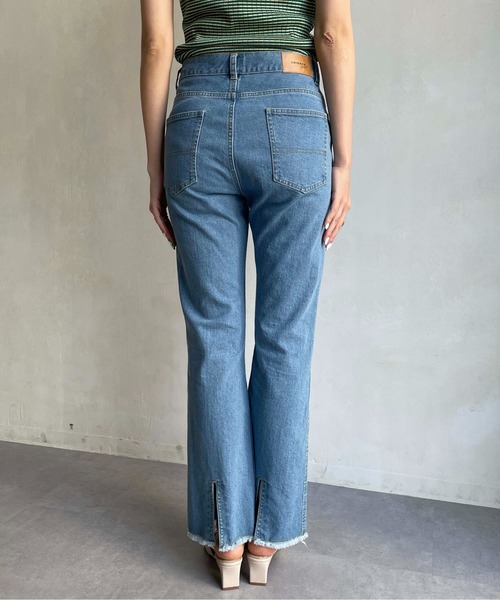 CAPRICIEUX LE'MAGE（カプリシューレマージュ）の「スリムフレアデニム（デニムパンツ・レディース・ブルー・38/36）」の4枚目の写真