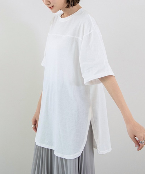 Doux Belle(ドゥーベル)の「サイドスリット入りビックシルエットTシャツ(Tシャツ/カットソー・レディース・パープル/ブルー/グリーン/グレー/ホワイト/ブラック・FREE)」の9枚目の写真