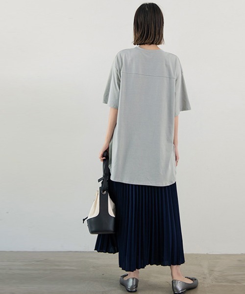 Doux Belle(ドゥーベル)の「サイドスリット入りビックシルエットTシャツ(Tシャツ/カットソー・レディース・パープル/ブルー/グリーン/グレー/ホワイト/ブラック・FREE)」の18枚目の写真
