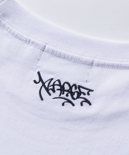 XLARGE（エクストララージ）の「GRAFFITI LOGO S/S TEE/グラフィック　ロゴ　半袖　Tシャツ（Tシャツ/カットソー・メンズ・ブラック/オレンジ/ホワイト・M/L/S/XL）」の5枚目の写真