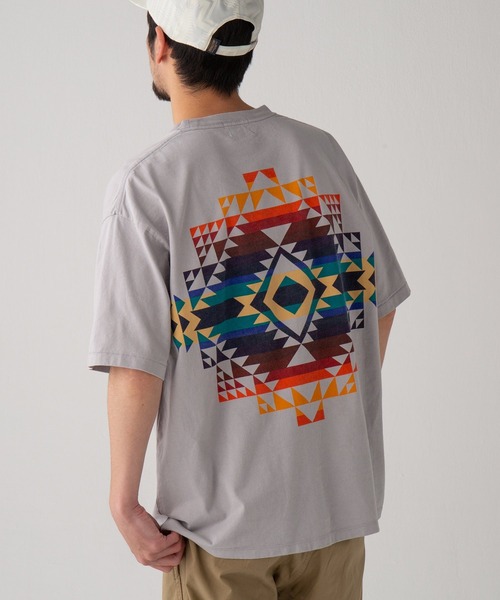PENDLETON(ペンドルトン)の「Back Print Tee(Tシャツ/カットソー・メンズ・チャコールグレー/ブラック/ライトホワイト/レッド/オフホワイト/ベージュ/ターコイズブルー/グレー系その他/ミント/ホワイト系その他・M/L)」の7枚目の写真