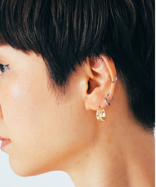 COLOR TOKYO ACCESSORIES（カラートウキョウアクセサリー）の「ミニ フープピアス（ピアス（両耳用）・レディース・ゴールド・FREE）」の2枚目の写真