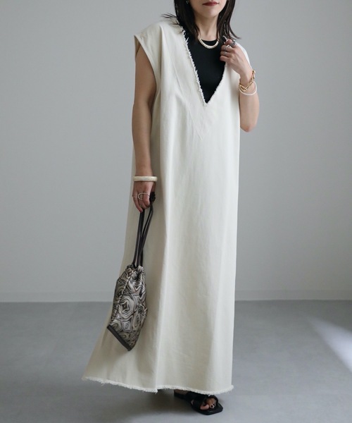 ap retro（アプレトロ）の「フリンジVネックワンピース（ワンピース・レディース・アイボリー/ブラック/ナチュラル/ベージュ/カーキ・FREE）」の9枚目の写真