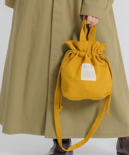 and it_（アンドイット）の「２way巾着バッグ（ショルダーバッグ・レディース・カーキ/ブルー/マスタード/バイオレット/グレイッシュベージュ/チャコール/ライラック/ペールイエロー/ライトグリーン/レッド系その他/グレー/ネイビー/オレンジ/ベージュ系その他/グリーン/ブラック系その他/レモンイエロー/ブルーパープル/ミント/グリーン系その他/ピンク系その他/ブルー系その他/ネイビー系/ライトイエロー/ブラック/ブルー系/グリーン系/オレンジ系/カーキ系/イエロー系/レッド系・FREE）」の22枚目の写真