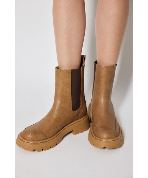 MOUSSY（マウジー）の「CHUNK SOLE MIDDLE ブーツ（ブーツ・レディース・ブラック/ベージュ・LARGE/MEDIUM/SMALL）」の17枚目の写真