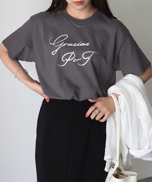 Riberry（リベリー）の「【GILDAN】gracias por todo　プリントTシャツ（Tシャツ/カットソー・レディース・ブラック/シルバー/ゴールド/ホワイト×ブラック・MEDIUM）」の7枚目の写真