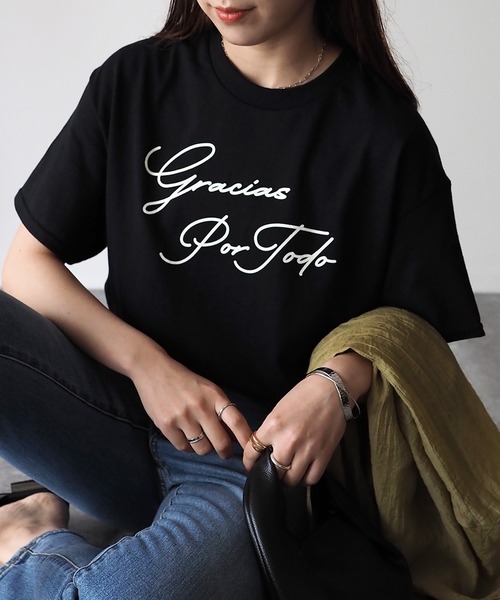 Riberry（リベリー）の「【GILDAN】gracias por todo　プリントTシャツ（Tシャツ/カットソー・レディース・ブラック/シルバー/ゴールド/ホワイト×ブラック・MEDIUM）」の19枚目の写真