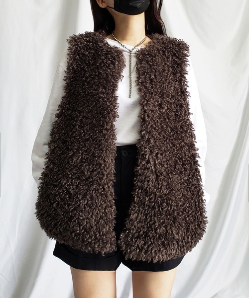 me+em select（ミームセレクト）の「※※【ポケット付】プードルファーベスト（ベスト・レディース・ブラック/ベージュ/ブラウン/アイボリー・FREE）」の10枚目の写真