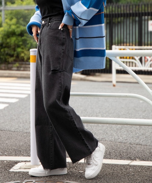WEGO（ウィゴー）の「WEGO/サイドダメージワイドストレートパンツ（デニムパンツ・レディース・ブラック/ライトインディゴブルー・SMALL/MEDIUM/LARGE）」の5枚目の写真
