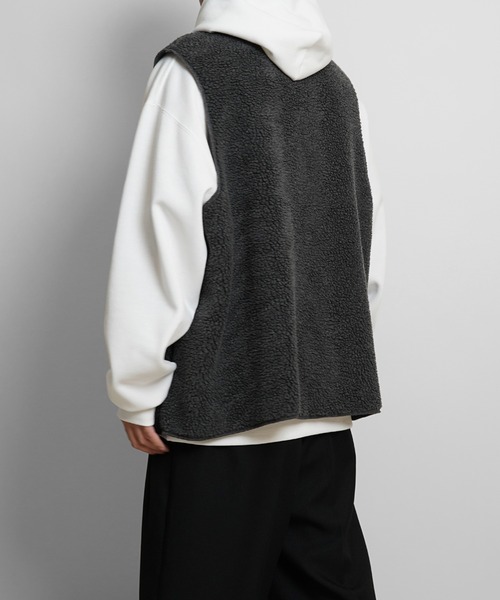 Confirm(コンファーム)の「フェイクファー / ボア オーバージップアップベスト【Confirm】(ベスト・メンズ・グレー系その他/ブラック系その他/ブラック/キャメル・M/L)」の16枚目の写真