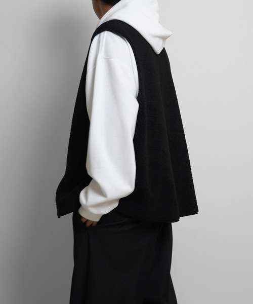 Confirm(コンファーム)の「フェイクファー / ボア オーバージップアップベスト【Confirm】(ベスト・メンズ・グレー系その他/ブラック系その他/ブラック/キャメル・M/L)」の11枚目の写真