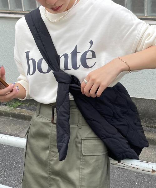 COLONY 2139（コロニートゥーワンスリーナイン）の「オーバーサイズキルティングショルダーバッグ（ショルダーバッグ・レディース・アイボリー/カーキ/ブラック/ブルー/グリーン・FREE）」の9枚目の写真