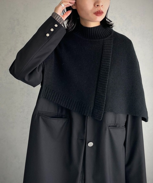 &g'aime(アンジェム)の「【&g’aime】ケープショート丈ニット(ニット/セーター・レディース・ライトグリーン/ブラック/グレイッシュベージュ・FREE)」の2枚目の写真