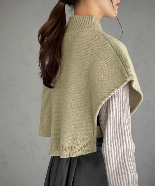 &g'aime(アンジェム)の「【&g’aime】ケープショート丈ニット(ニット/セーター・レディース・ライトグリーン/ブラック/グレイッシュベージュ・FREE)」の12枚目の写真