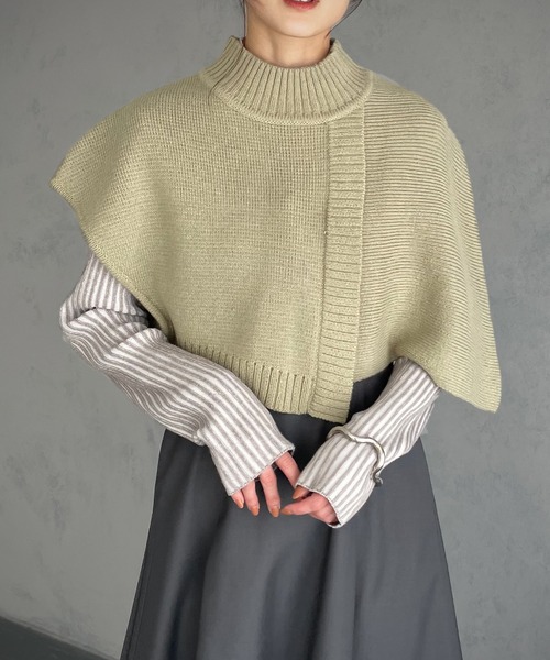 &g'aime(アンジェム)の「【&g’aime】ケープショート丈ニット(ニット/セーター・レディース・ライトグリーン/ブラック/グレイッシュベージュ・FREE)」の14枚目の写真