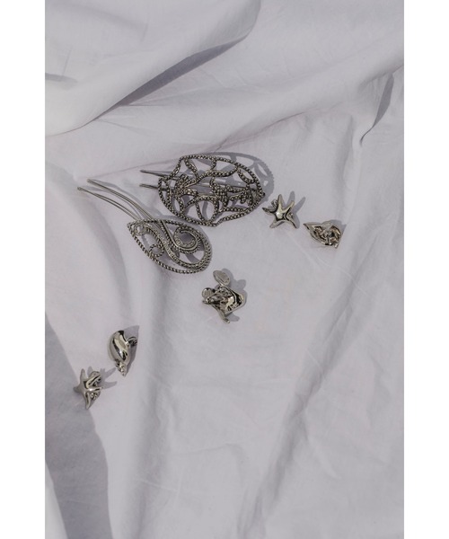 IRIS47(イリスフォーセブン)の「【IRIS 47】seahorse pin HB14 ※(ヘアピン・レディース・シルバー・FREE)」の2枚目の写真