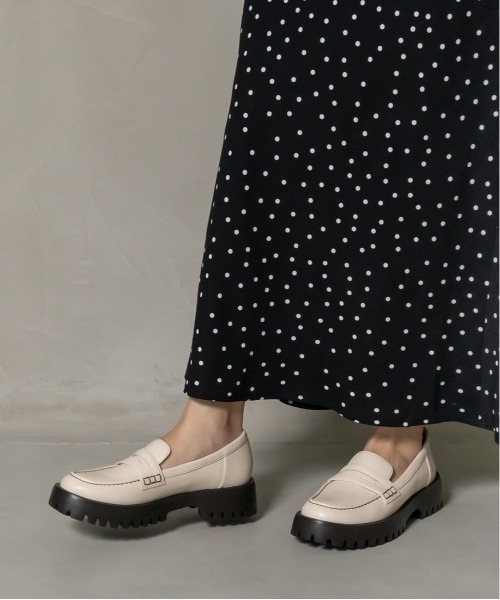 RANDA（ランダ）の「トラックソールローファーシューズ（ローファー・レディース・グレイッシュベージュ/アイボリー/ブラック・S/M/L/LL）」の7枚目の写真