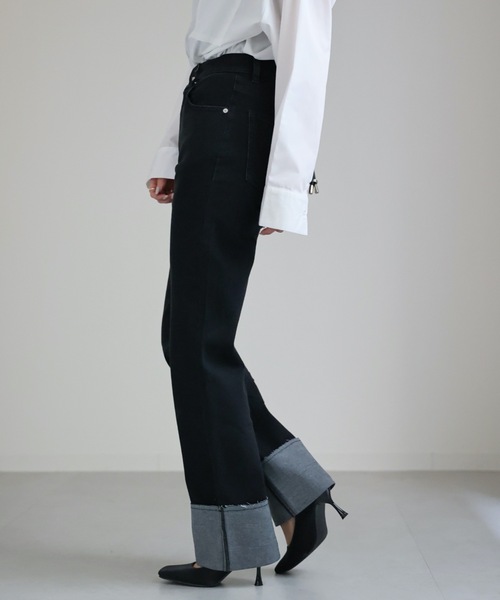 ap retro(アプレトロ)の「ストレッチロールアップデニムパンツ(デニムパンツ・レディース・ブラック/ワンウォッシュ・MEDIUM/LARGE)」の6枚目の写真