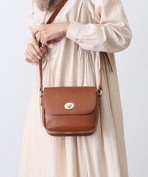 【牛革】シュリンクレザーヒネリ金具フラップショルダーバッグ