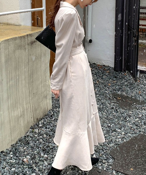 Dewlily(デューリリー)の「Vネックマーメイドワンピース(ワンピース・レディース・アイボリー・XL/M/L)」の3枚目の写真