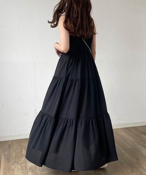 JUNOAH（ジュノア）の「ホルターネックティアードワンピース（ワンピース・レディース・ブラック/ピンクベージュ/アイボリー・MEDIUM/LARGE/X-LARGE）」の8枚目の写真