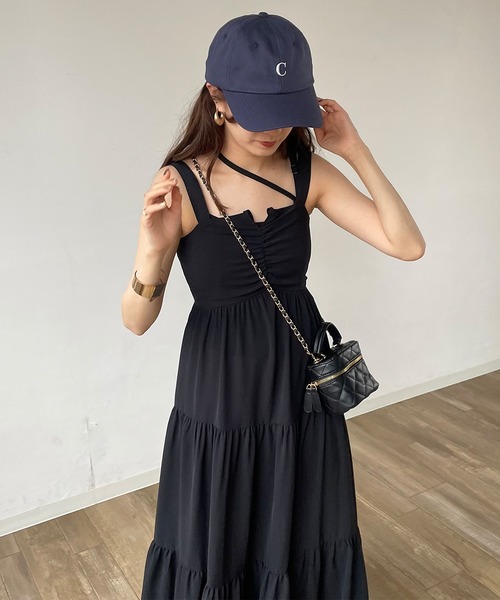 JUNOAH（ジュノア）の「ホルターネックティアードワンピース（ワンピース・レディース・ブラック/ピンクベージュ/アイボリー・MEDIUM/LARGE/X-LARGE）」の12枚目の写真