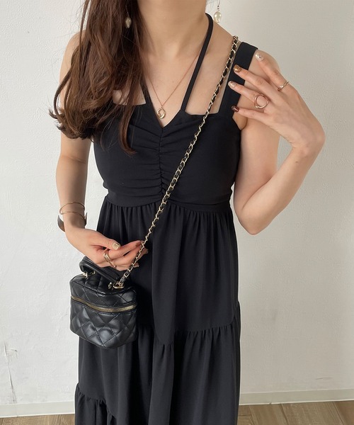 JUNOAH（ジュノア）の「ホルターネックティアードワンピース（ワンピース・レディース・ブラック/ピンクベージュ/アイボリー・MEDIUM/LARGE/X-LARGE）」の19枚目の写真