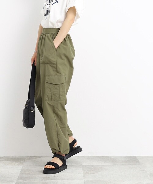 Cutie Blonde（キューティーブロンド）の「◆リラックスナイロンカーゴパンツ（その他パンツ・レディース・ブラック/オリーブ・01/02/03）」の13枚目の写真