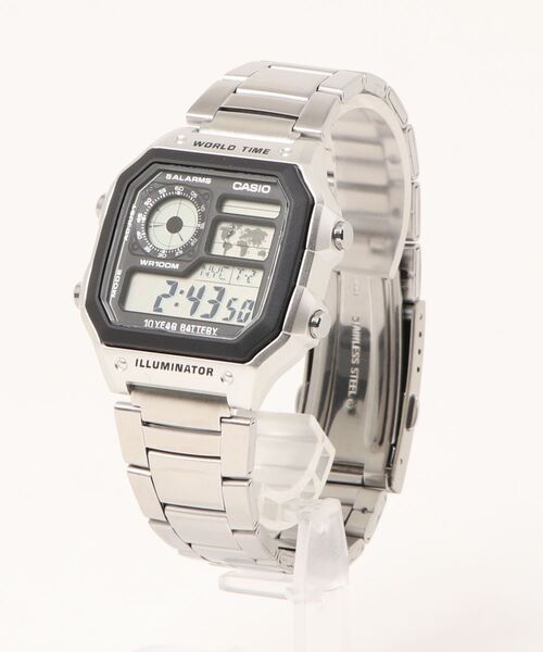 CASIO(カシオ)の「CASIO カシオ/ スタンダード デジタル ステンレスベルト 10気圧防水 腕時計 /// AEシリーズ(デジタル腕時計・メンズ・シルバー×ブラック・FREE)」の2枚目の写真