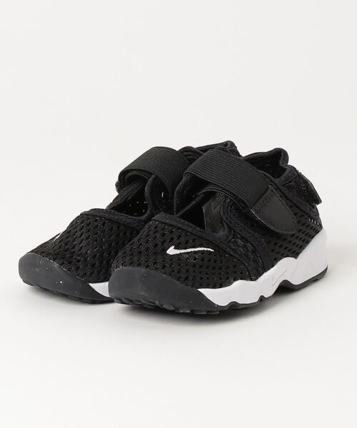 NIKE(ナイキ)の「NIKE LITTLE RIFT TD 317415-014(スニーカー・キッズ・ブラック・13㎝/14㎝/15cm/16cm/12cm)」の3枚目の写真