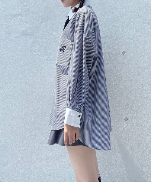 one way(ワンウェイ)の「ワンポイント刺繍ビッグシャツ(シャツ/ブラウス・レディース・ブラック系その他/ブルー系その他/ブラック/ホワイト・FREE)」の8枚目の写真