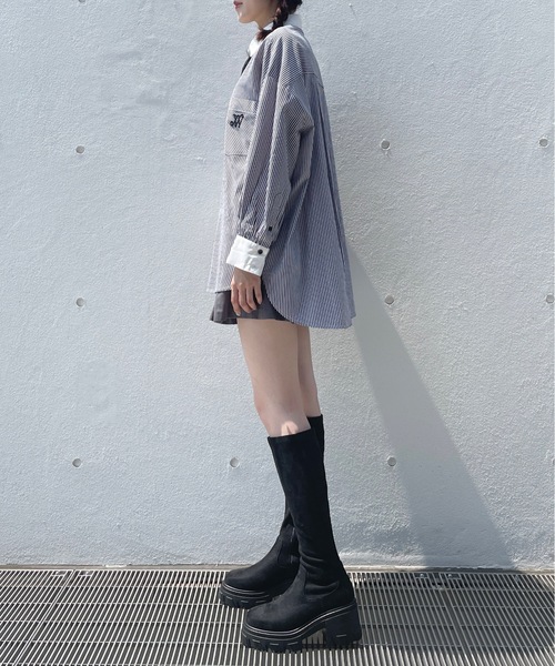 one way(ワンウェイ)の「ワンポイント刺繍ビッグシャツ(シャツ/ブラウス・レディース・ブラック系その他/ブルー系その他/ブラック/ホワイト・FREE)」の13枚目の写真