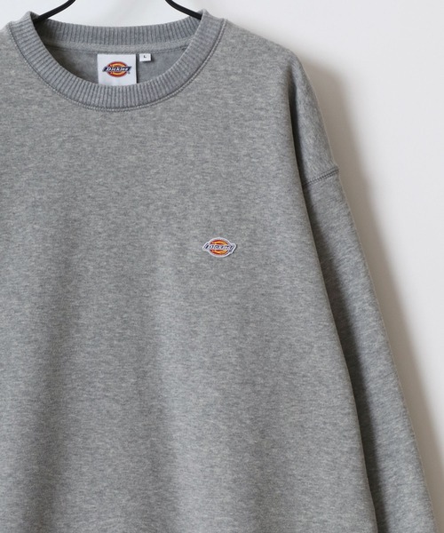 Dickies（ディッキーズ）の「Dickies/ディッキーズ 別注 オーバーサイズ 裏起毛 ミニロゴワッペン ワンポイント刺繍 スウェット トレーナー/長袖 トップス プルオーバー/レディース メンズ（スウェット・メンズ・ホワイト/ブラック/アッシュグレー/ダークグリーン/ネイビー/グレー/ブラウン・M/L/XL）」の9枚目の写真