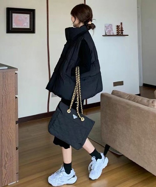 SEN TOKYO（セントーキョー）の「スタイリッシュでラフな美シルエット。スタンドカラー ボリュームエコダウンベスト（ダウンベスト・レディース・アイボリー/ブラック・L/M/S）」の10枚目の写真