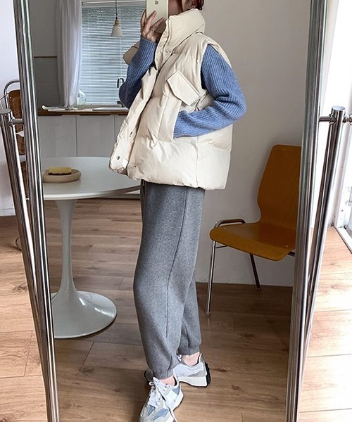 SEN TOKYO（セントーキョー）の「スタイリッシュでラフな美シルエット。スタンドカラー ボリュームエコダウンベスト（ダウンベスト・レディース・アイボリー/ブラック・L/M/S）」の6枚目の写真