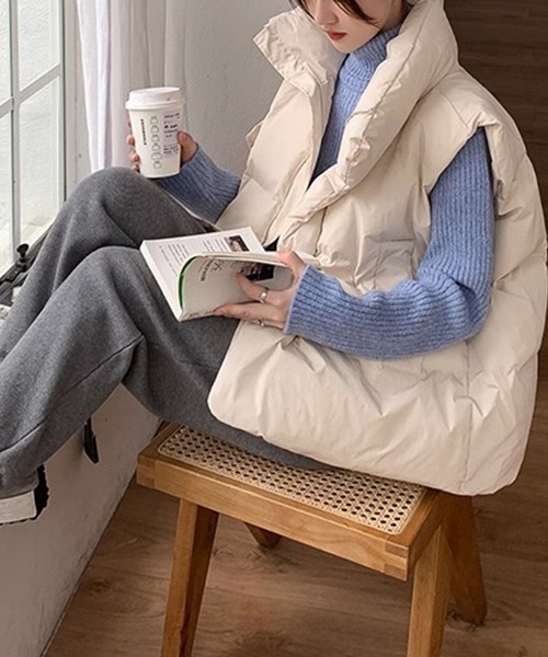 SEN TOKYO（セントーキョー）の「スタイリッシュでラフな美シルエット。スタンドカラー ボリュームエコダウンベスト（ダウンベスト・レディース・アイボリー/ブラック・L/M/S）」の3枚目の写真