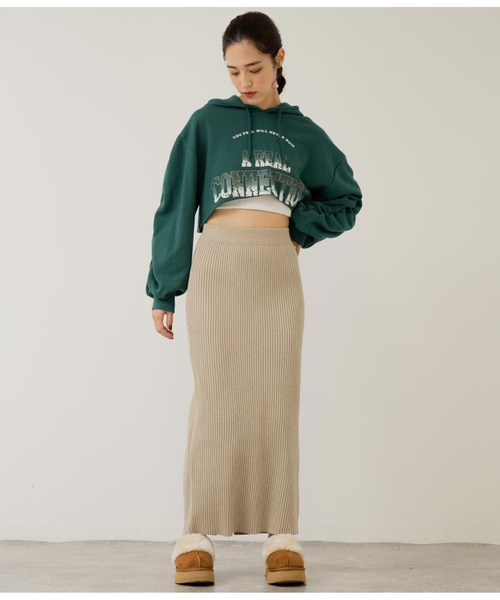 ANAP(アナップ)の「ユーズド風プリントクロップドフーディー(パーカー・レディース・モスグリーン/ブラック/ライトグレー・FREE)」の6枚目の写真