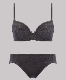 AMOSTYLE BY Triumph｜アモスタイルバイトリンプのブラ&ショーツ