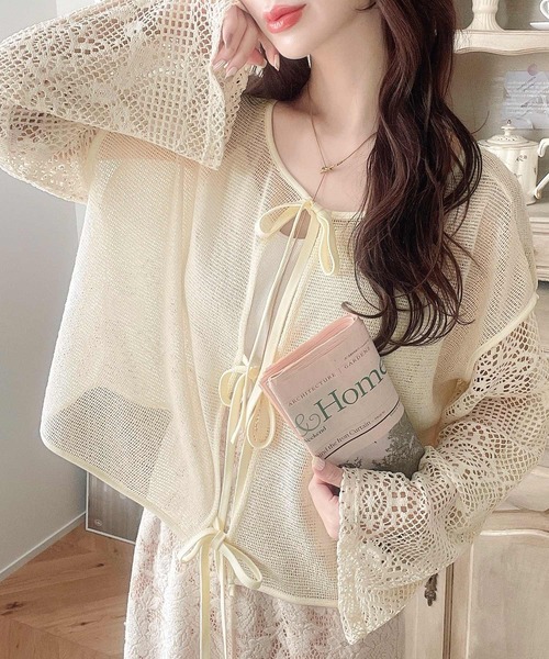 mily bilet(ミウィビレット)の「【mily bilet】360°上品に肌魅せ。レース切り替え 前後2WAYリボンカーデ(カーディガン/ボレロ・レディース・ブラック/グレイッシュベージュ/アイボリー・SMALL/LARGE/X-LARGE/MEDIUM)」の3枚目の写真