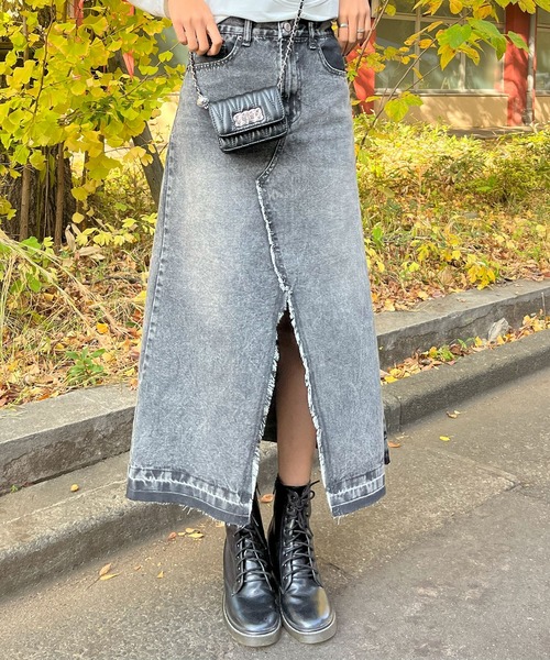 GLAMOROUS JANE（グラマラスジェーン）の「デニムフリンジヘムロングSK（デニムスカート・レディース・グレー/ブラック/ブルー・L/M）」の11枚目の写真