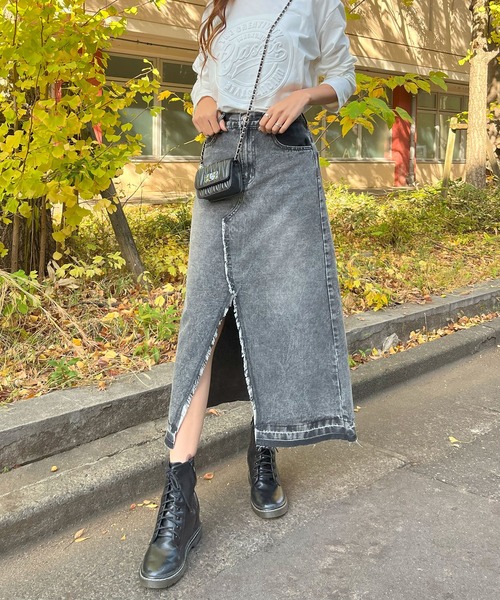 GLAMOROUS JANE（グラマラスジェーン）の「デニムフリンジヘムロングSK（デニムスカート・レディース・グレー/ブラック/ブルー・L/M）」の12枚目の写真