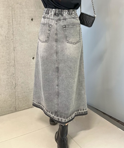GLAMOROUS JANE（グラマラスジェーン）の「デニムフリンジヘムロングSK（デニムスカート・レディース・グレー/ブラック/ブルー・L/M）」の17枚目の写真