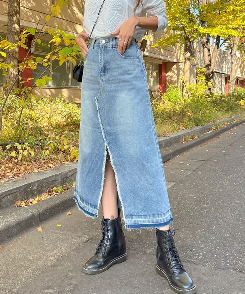 GLAMOROUS JANE（グラマラスジェーン）の「デニムフリンジヘムロングSK（デニムスカート・レディース・グレー/ブラック/ブルー・L/M）」の8枚目の写真