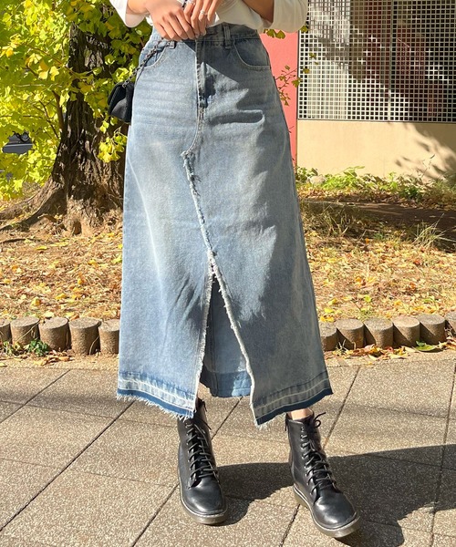 GLAMOROUS JANE（グラマラスジェーン）の「デニムフリンジヘムロングSK（デニムスカート・レディース・グレー/ブラック/ブルー・L/M）」の6枚目の写真