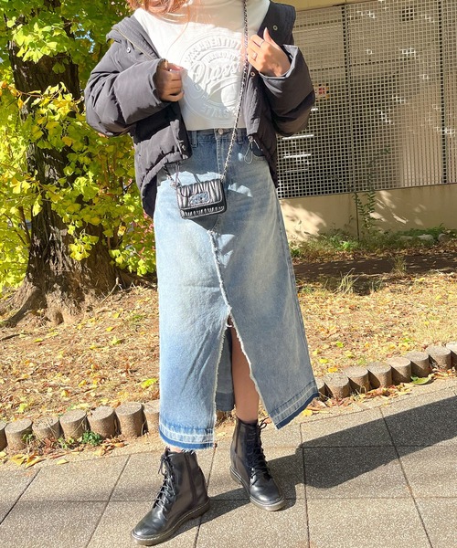 GLAMOROUS JANE（グラマラスジェーン）の「デニムフリンジヘムロングSK（デニムスカート・レディース・グレー/ブラック/ブルー・L/M）」の4枚目の写真