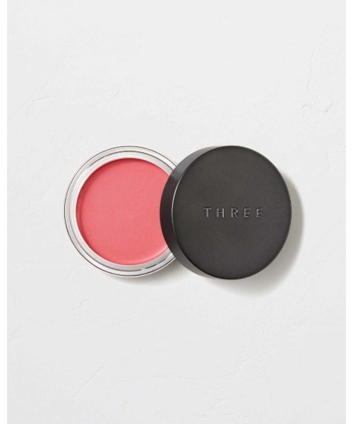 THREE（スリー）の「THREE グラムトーンカラーカスタード（アイシャドウ・レディース・02 SWEET EXPLORER/08 CIAO BELLA/01 ETERNAL EXPLORER/03 UNKNOWN PLEASURE/05 UNSEEN TREASURE/07 TENDER TRAVELLER/06 UNRIVALED SECRET/04 UNLIMITED TIME/09 GENTLE BLOOM/10 CLOUDED PETAL・FREE）」の7枚目の写真